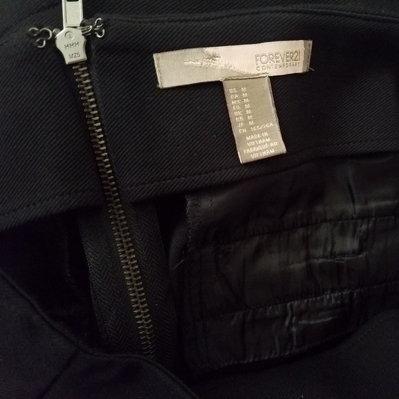 Black pencil skirt 🌙 - Picture 5 of 6